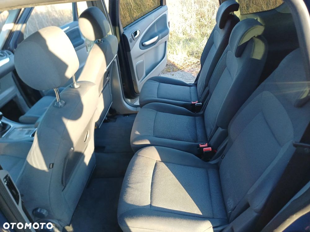 Ford S-Max - 9