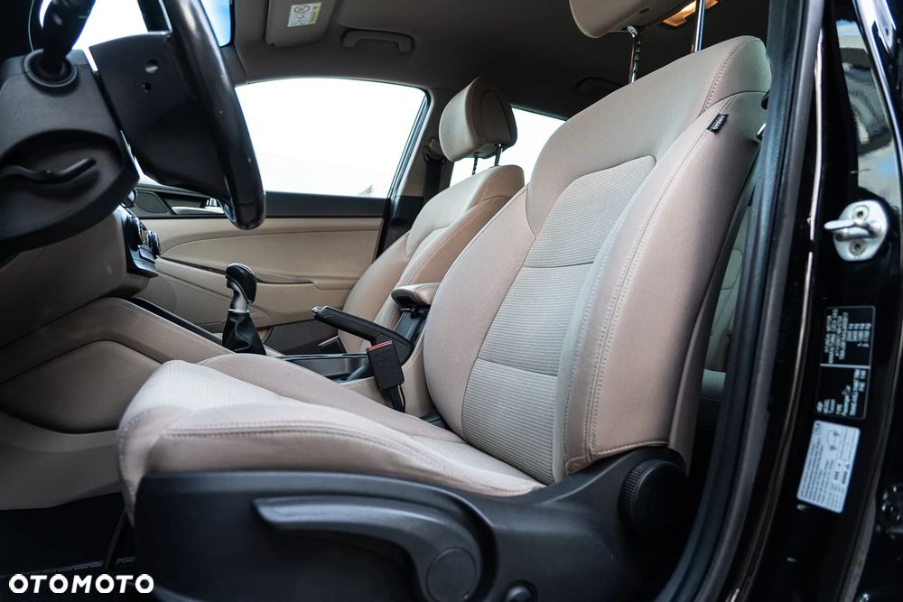 Hyundai Tucson 1.7 CRDI BlueDrive Comfort 2WD - 24