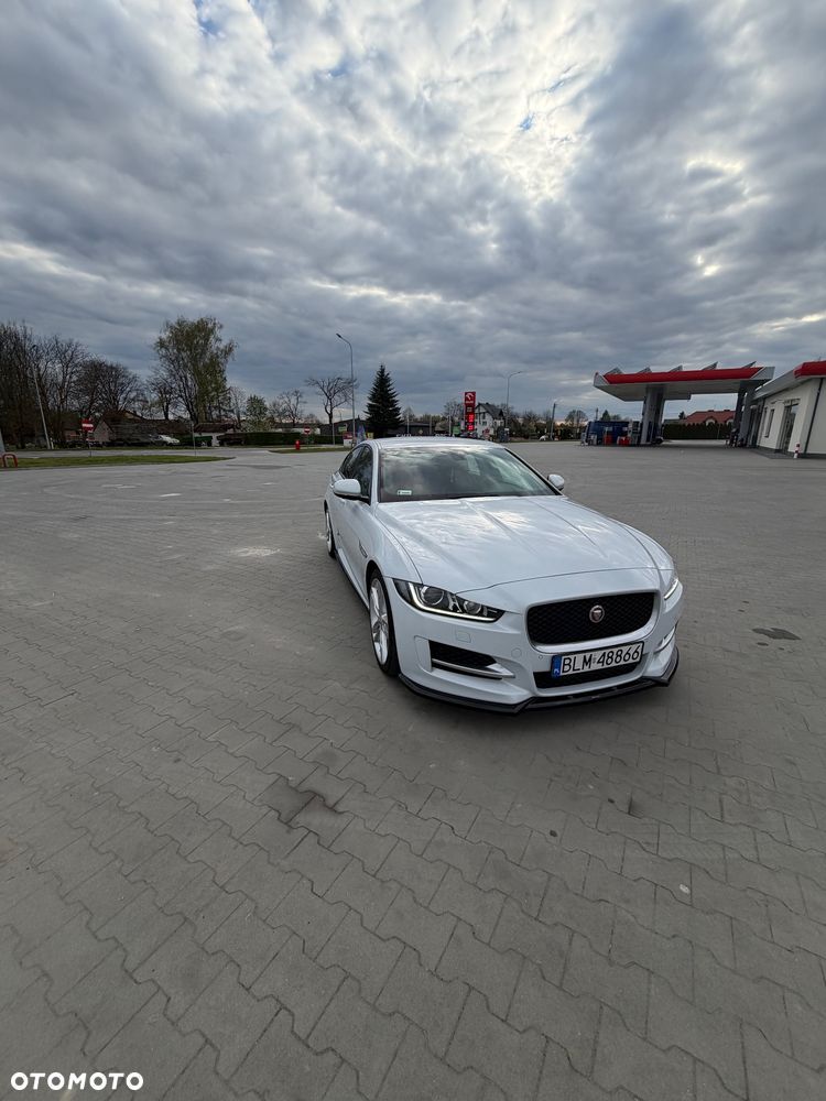 Jaguar XE 2.0 D R-Sport - 1