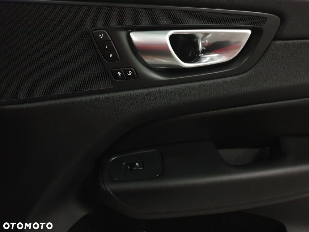 Volvo XC 60 B4 D Geartronic RDesign - 29