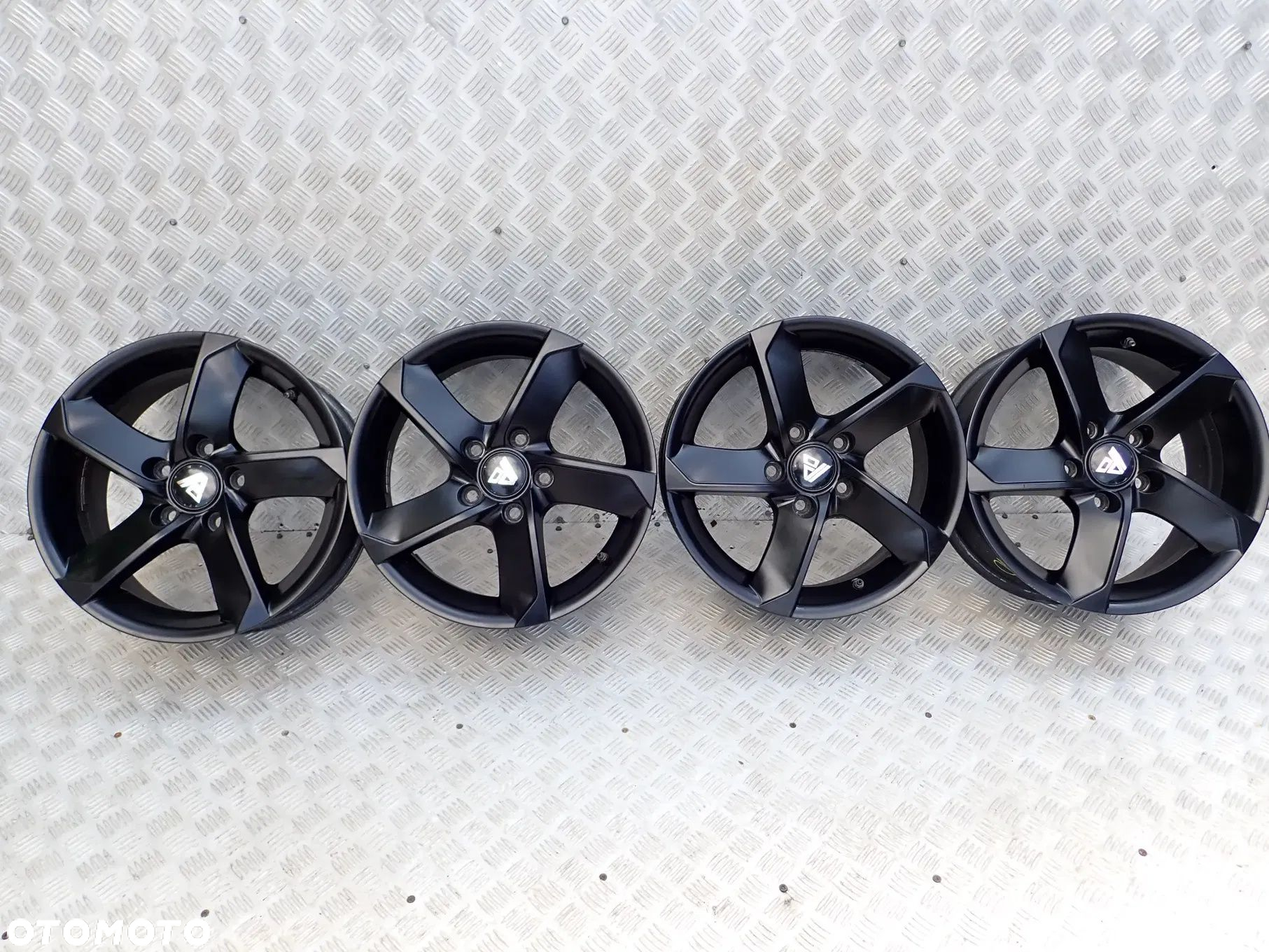 FELGI ALUMINIOWE KIA HYUNDAI 5X114,3 6,5X16 ET42 PIASTA 67 - 2