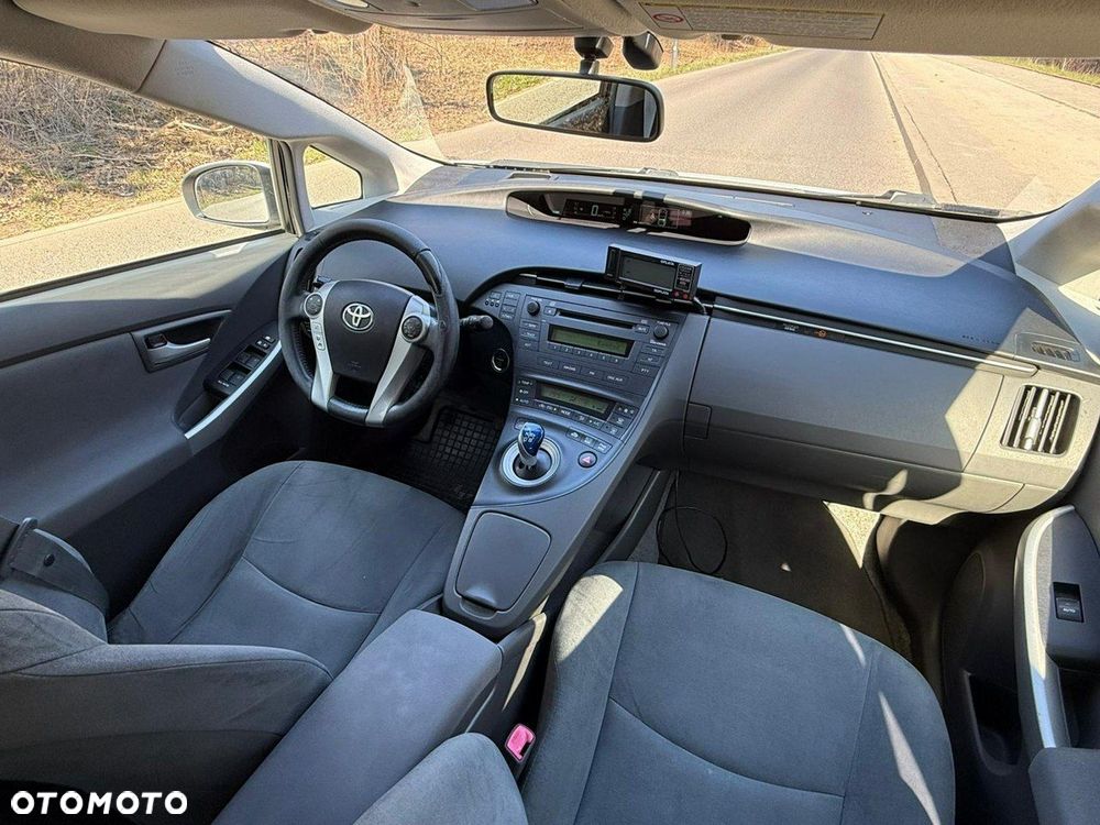 Toyota Prius 1.8 HSD Active - 25