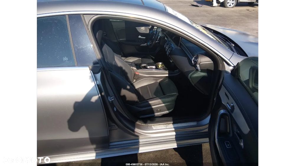 Mercedes-Benz CLA 250 4Matic 7G-DCT AMG Line - 10