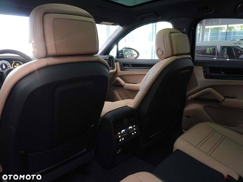 Porsche Cayenne Black Edition - 31