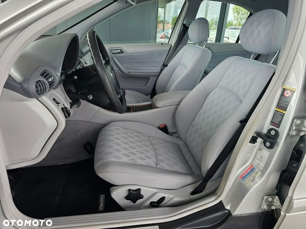 Mercedes-Benz Klasa C 180 Kompressor Classic - 28