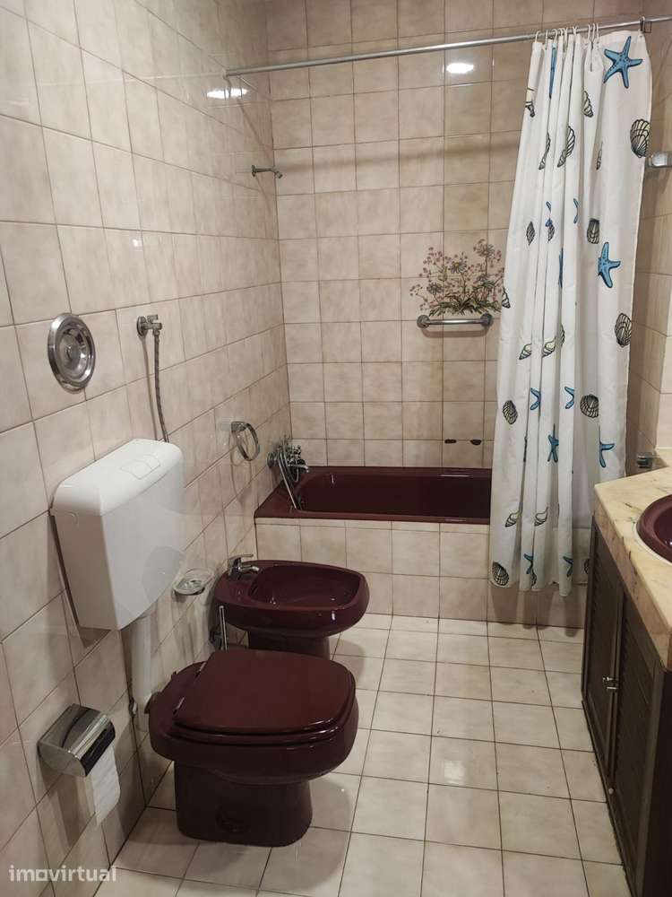 Quarto - localizado em São Mamede de Infesta Porto - Grande imagem: 3/12
