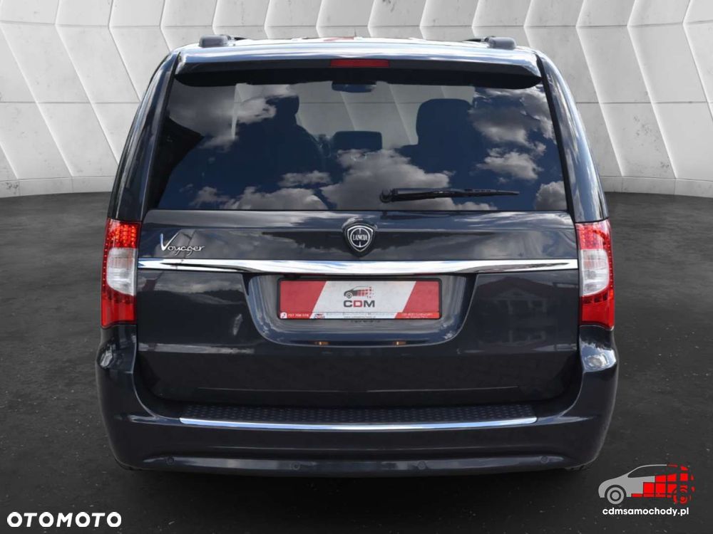 Lancia Voyager - 9