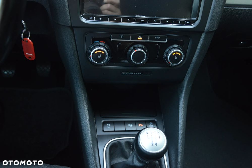 Volkswagen Golf - 28