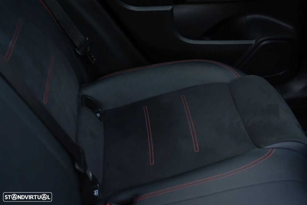 Mercedes-Benz GLA 250 e AMG Line - 43