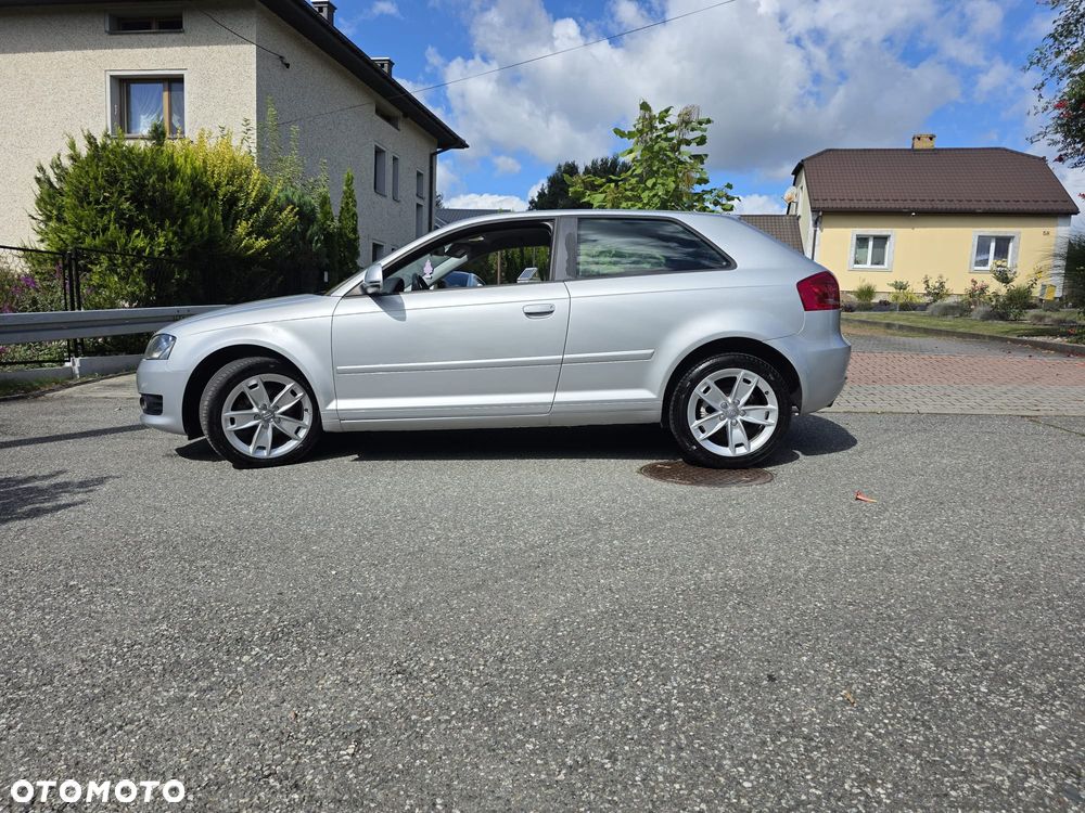 Audi A3 3-drzwiowe 1.6 Ambiente - 31