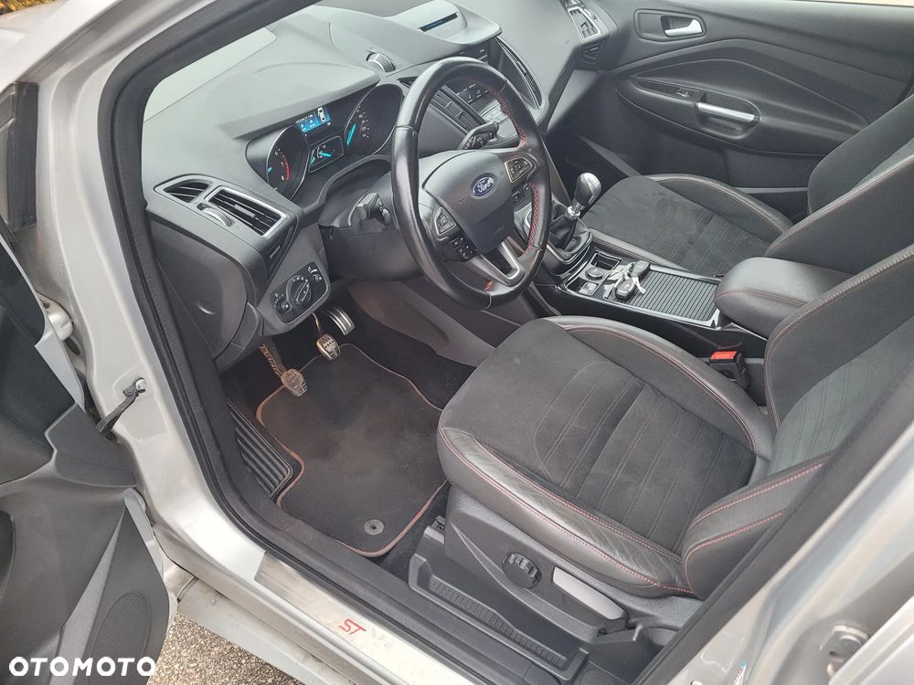 Ford Kuga - 17