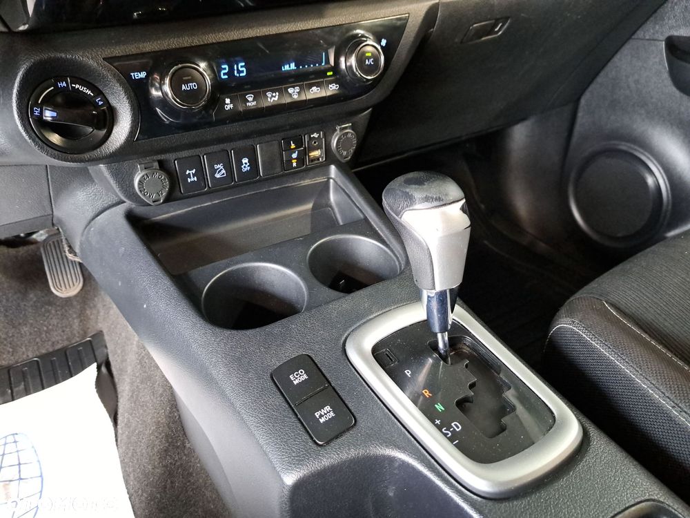 Toyota Hilux 2.4 D-4D Double Cab SR5 4x4 - 27