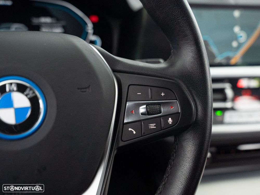 BMW 330 e Line Luxury Auto - 23