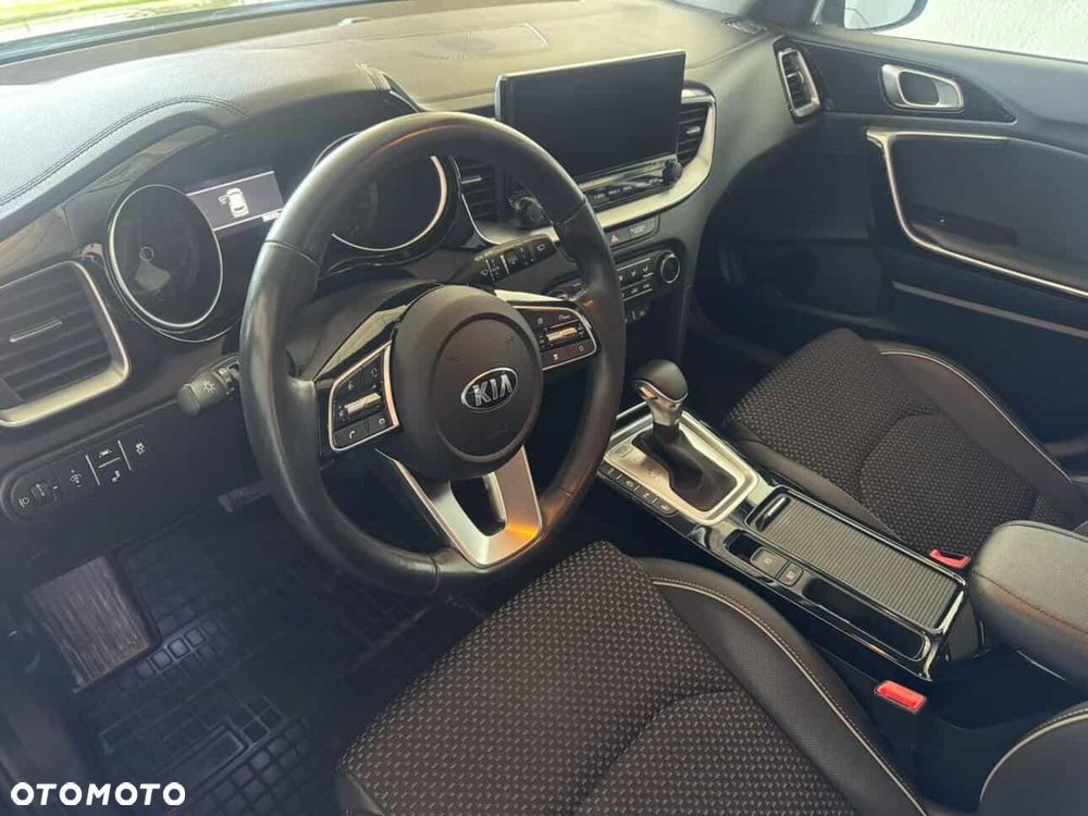 Kia XCeed 1.6 T-GDI L Business Line DCT - 14