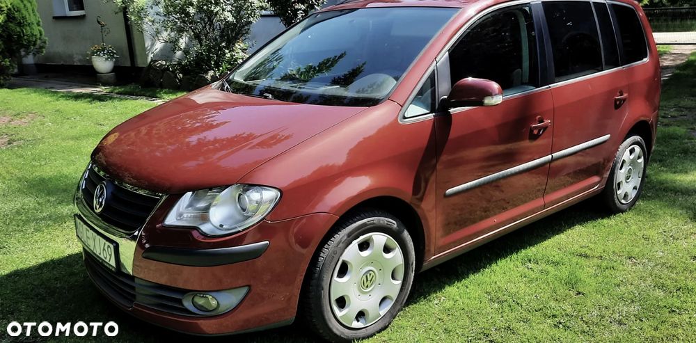 Volkswagen Touran 1.9 TDI DSG Conceptline - 11