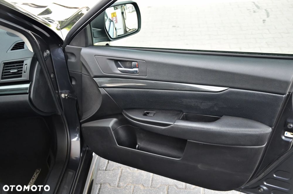 Subaru Legacy 2.5i GT Macintosh - 19