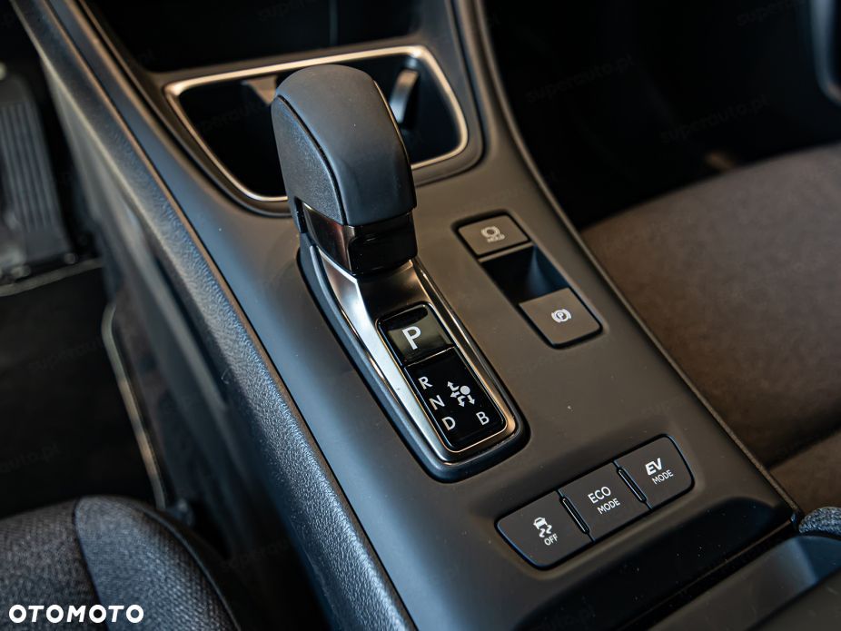 Lexus LBX 1.5 Hybrid - 11