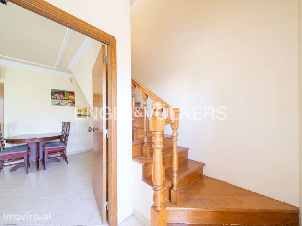 T3 Duplex no Primeiro Andar de Moradia com Garagem Box - Grande imagem: 4/30