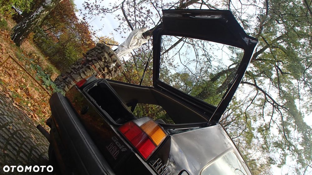 Volkswagen Golf 1.3 - 24