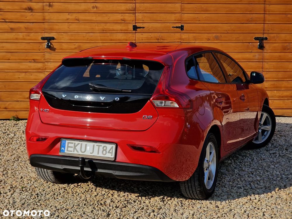 Volvo V40 D2 R-Design - 3