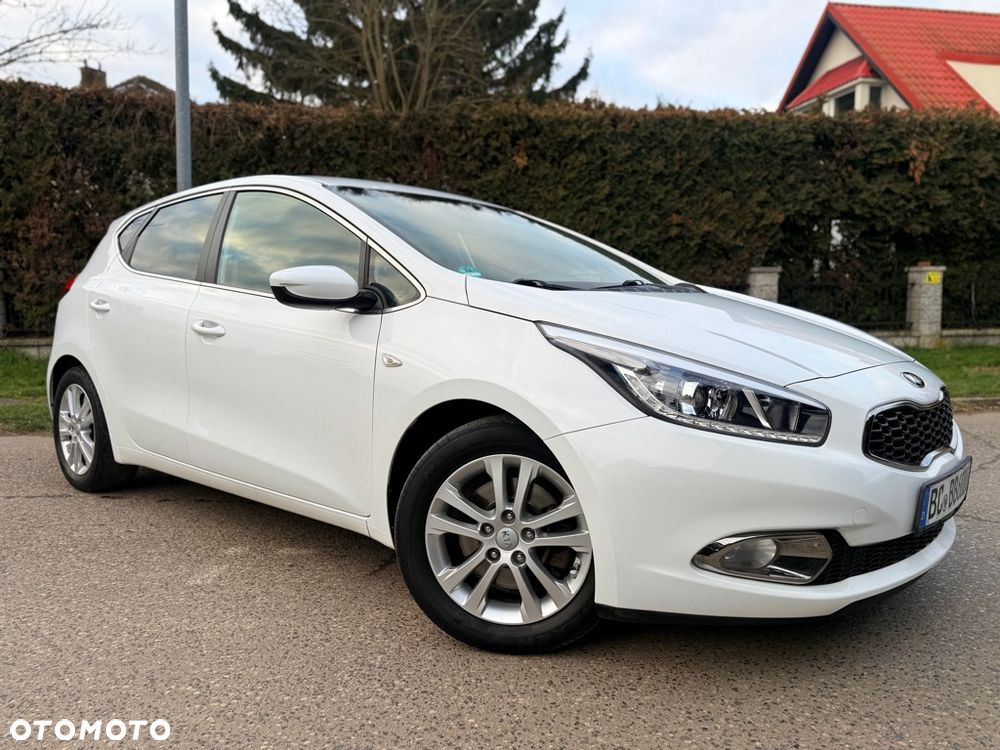 Kia Ceed - 10