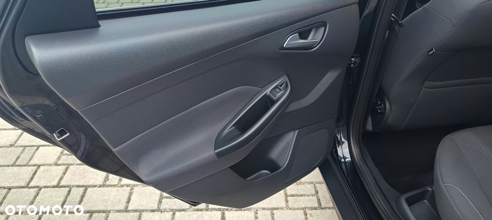 Ford Focus - 25