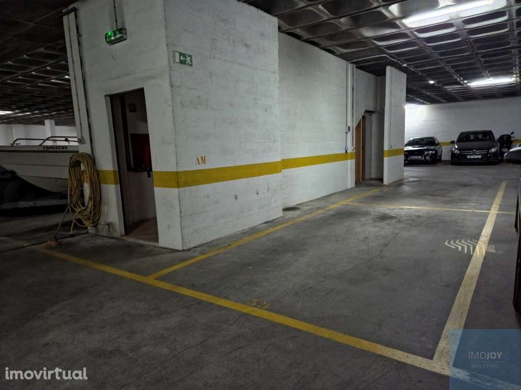 Lugar de Estacionamento em Carcavelos - Grande imagem: 2/13