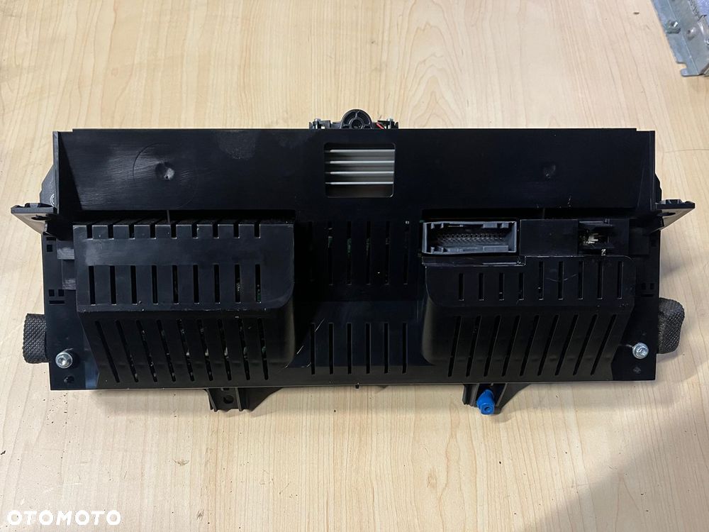 Licznik RHD anglik AH42-10849 Range Rover 3 III LM L322 3.6 TDV8 Lift 2009-12 - 2