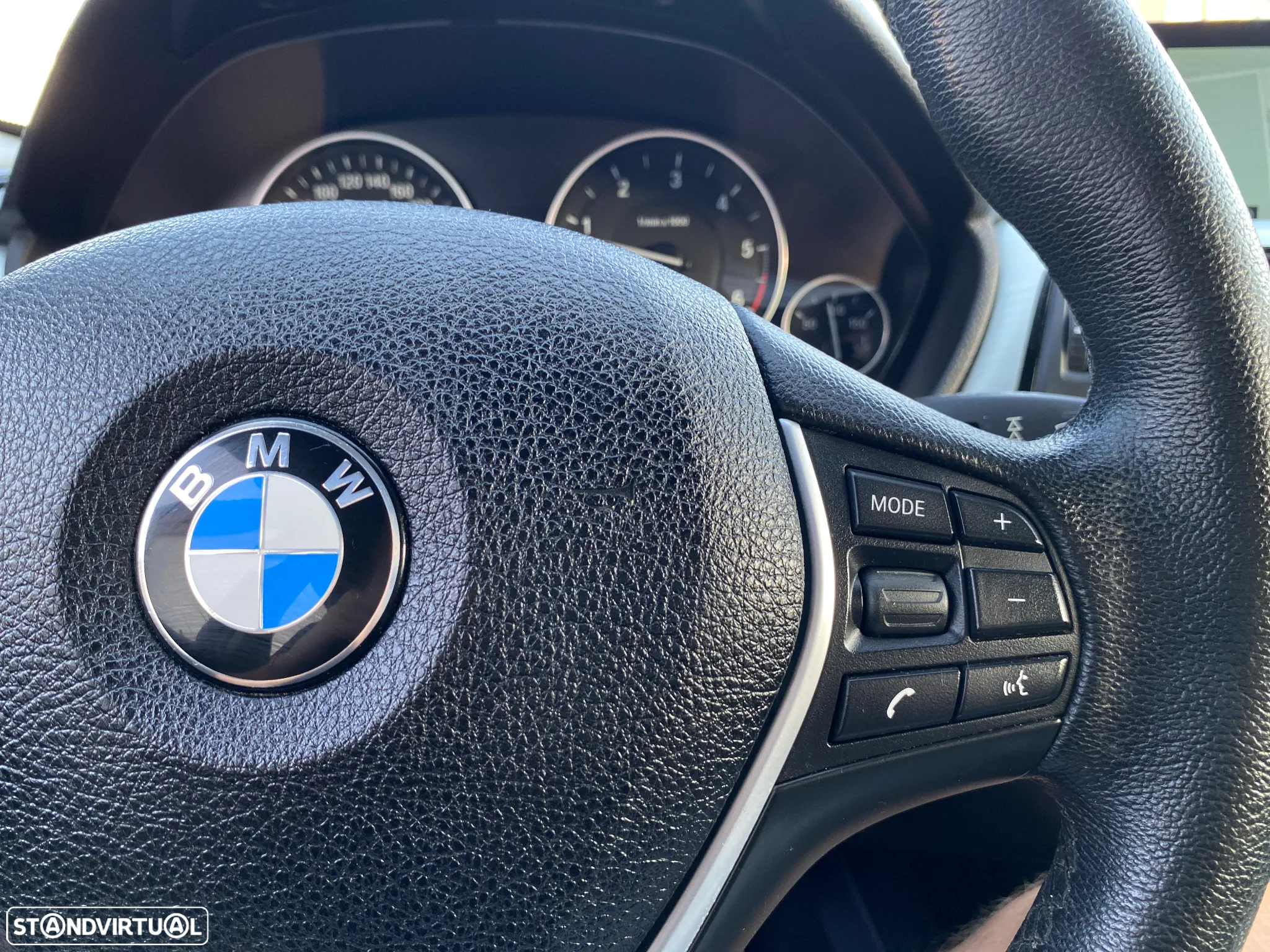 BMW 320 d Touring xDrive Pack M Auto - 33