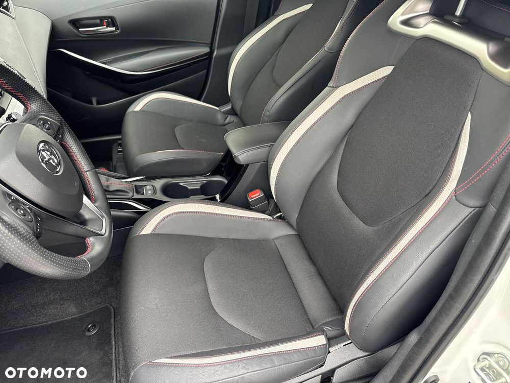 Toyota Corolla 2.0 Hybrid GR Sport - 10