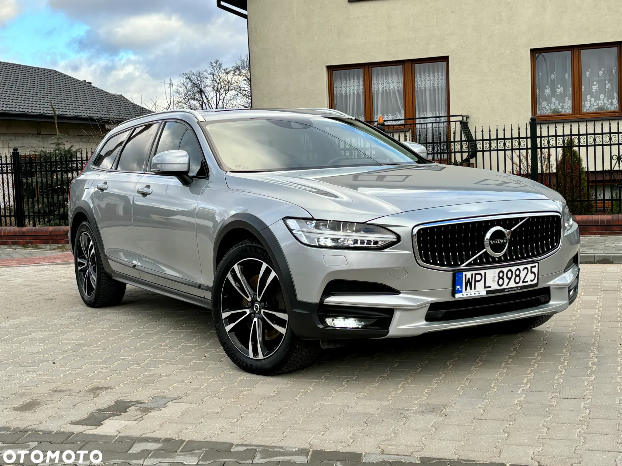Volvo V90 Cross Country D5 AWD Geartronic - 3