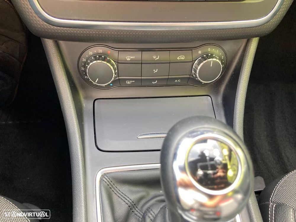 Mercedes-Benz A 180 - 30