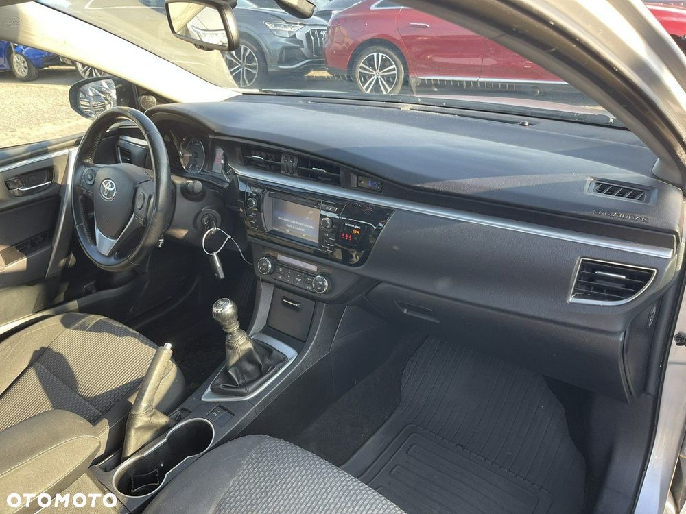 Toyota Corolla 1.6 Classic Plus - 10