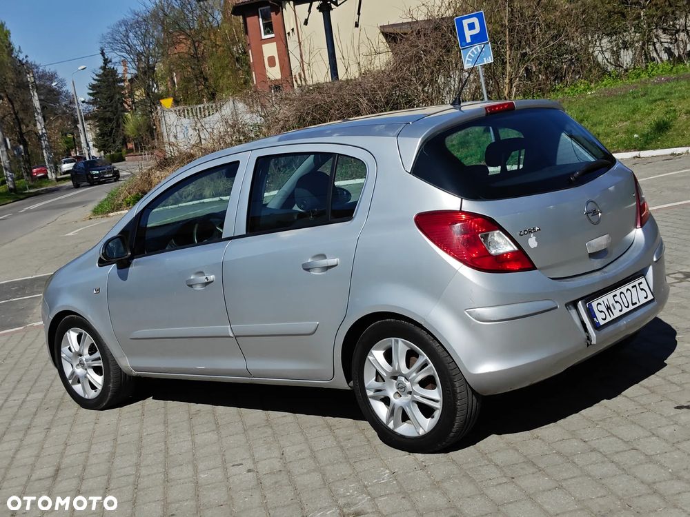 Opel Corsa 1.2 16V Cosmo - 17