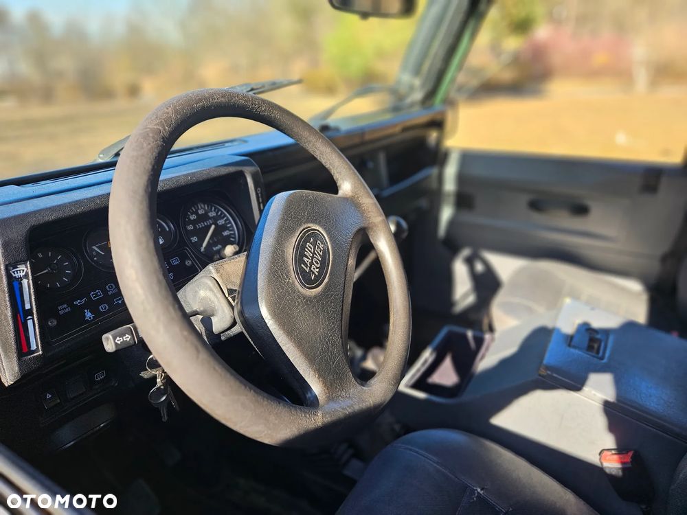 Land Rover Defender 2.5 TDI - 11