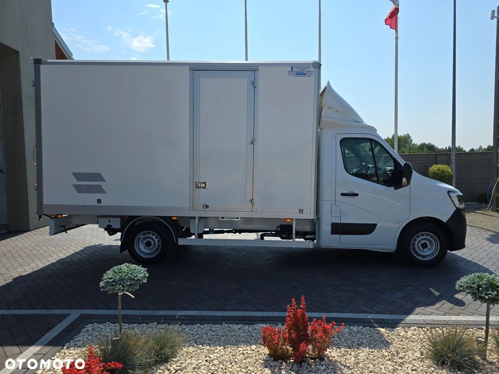 Renault MASTER KONTENER 8 PALET Dłu-4,31cm  Sze-2,11cm  Wys-2,26cm WZMOCNIONE TYLNE ZAWIESZENIE SILNIK 2.3 164KM 144 Tyś Km SERWIS DO OSTATNIEGO Km SALON POLSKA BOGATA OPCJA WYPOSAŻENIA LEDY HALOGENY TEMPOMAT FOTEL KIEROWCY PNEŁMATYCZNY KLIMATYZACJA NOWE OPONY MICHELIN - 7