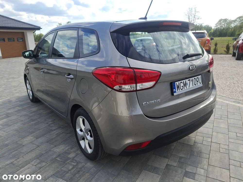 Kia Carens 1.7 CRDi M 7os - 6