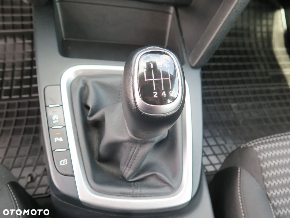 Kia Ceed 1.5 T-GDI M - 19
