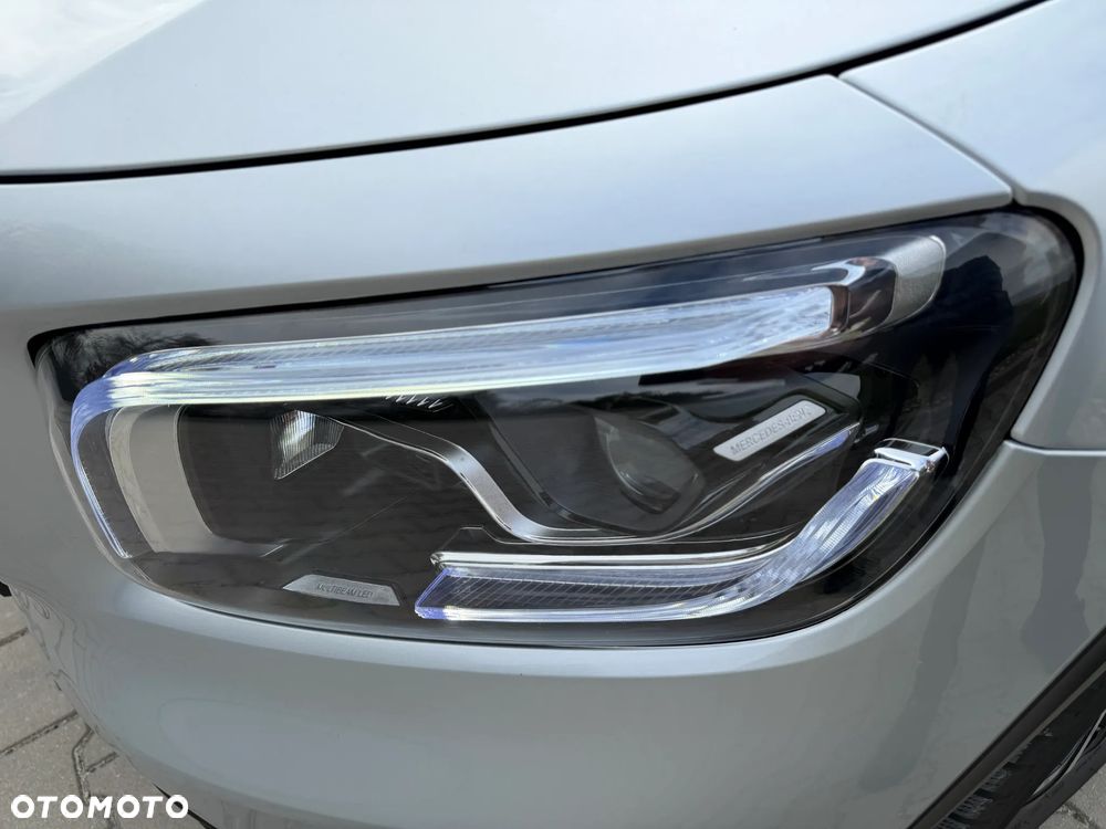 Mercedes-Benz GLB 200 Progressive 7G-DCT - 24