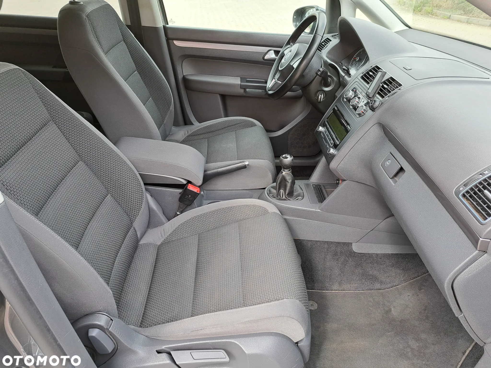 Volkswagen Touran - 17