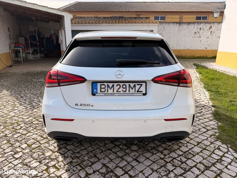 Mercedes-Benz A 250 e 8G-DCT AMG Line - 6