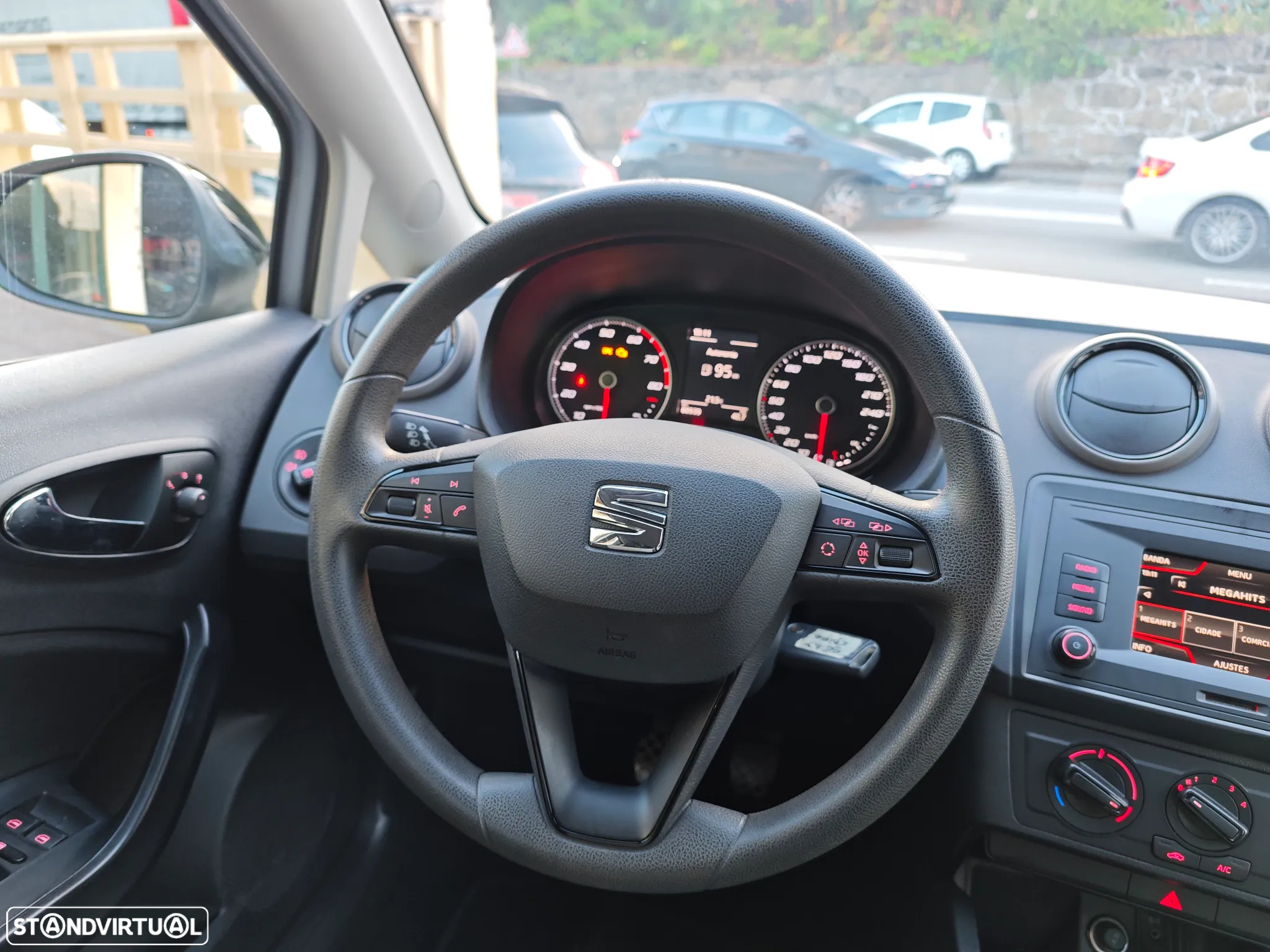 SEAT Ibiza 1.0 Reference - 28