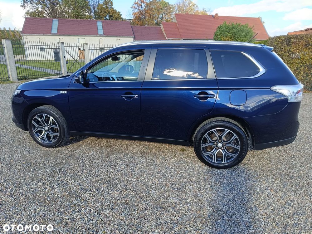 Mitsubishi Outlander 2.0 2WD Diamant Edition - 4