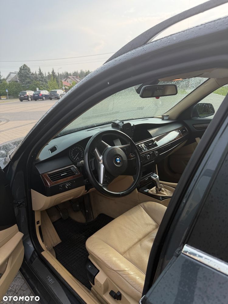 BMW Seria 5 520i - 5