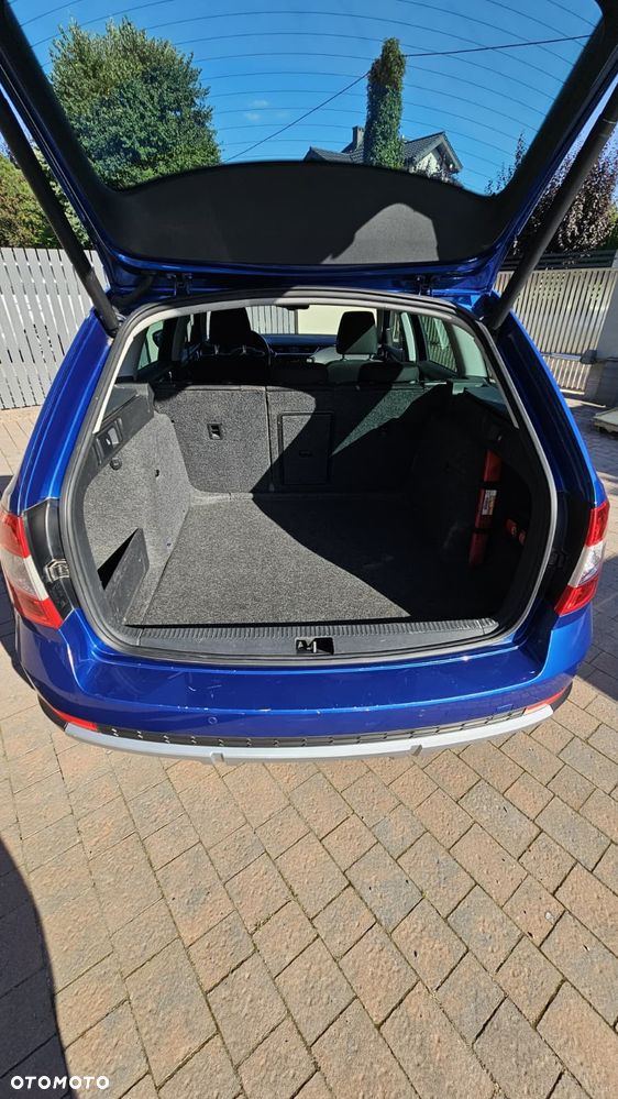 Skoda Octavia Scout 2.0 TDI 4x4 DSG - 13