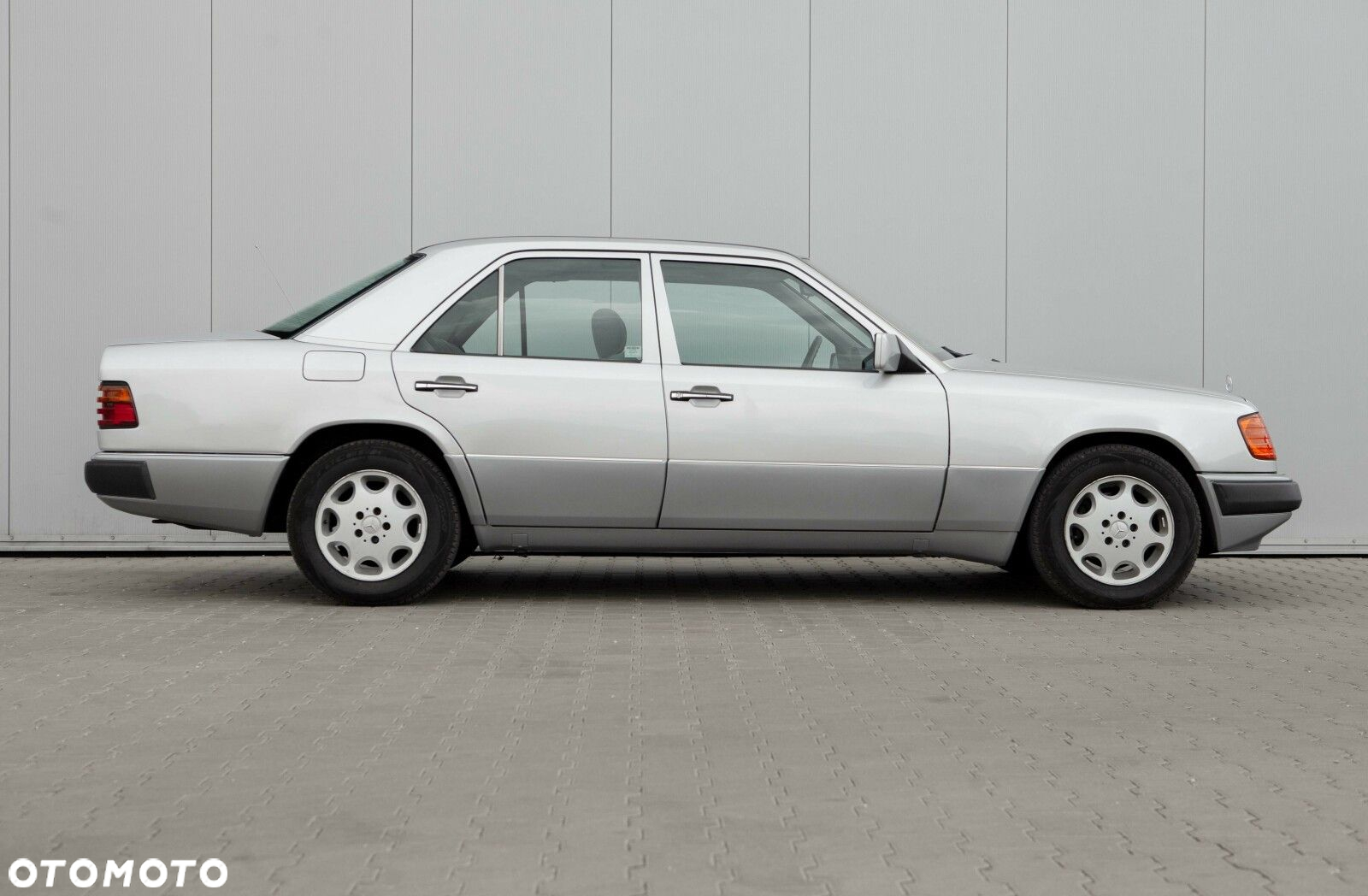 Mercedes-Benz W124 (1984-1993) - 11