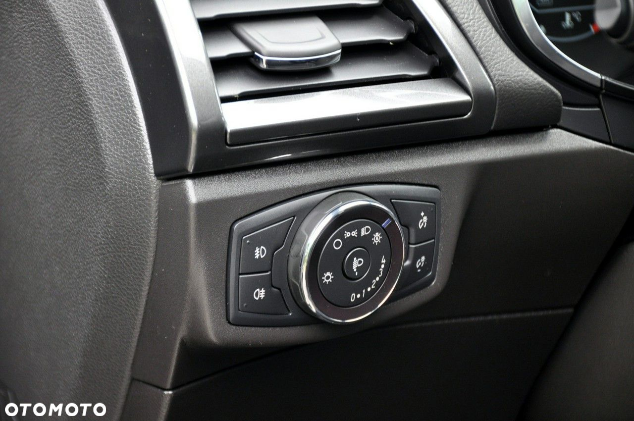 Ford Mondeo - 36