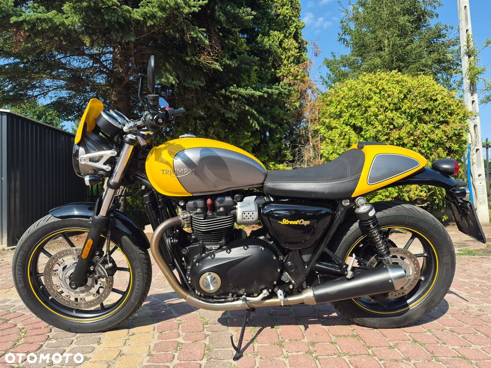 Triumph Street Twin - 1