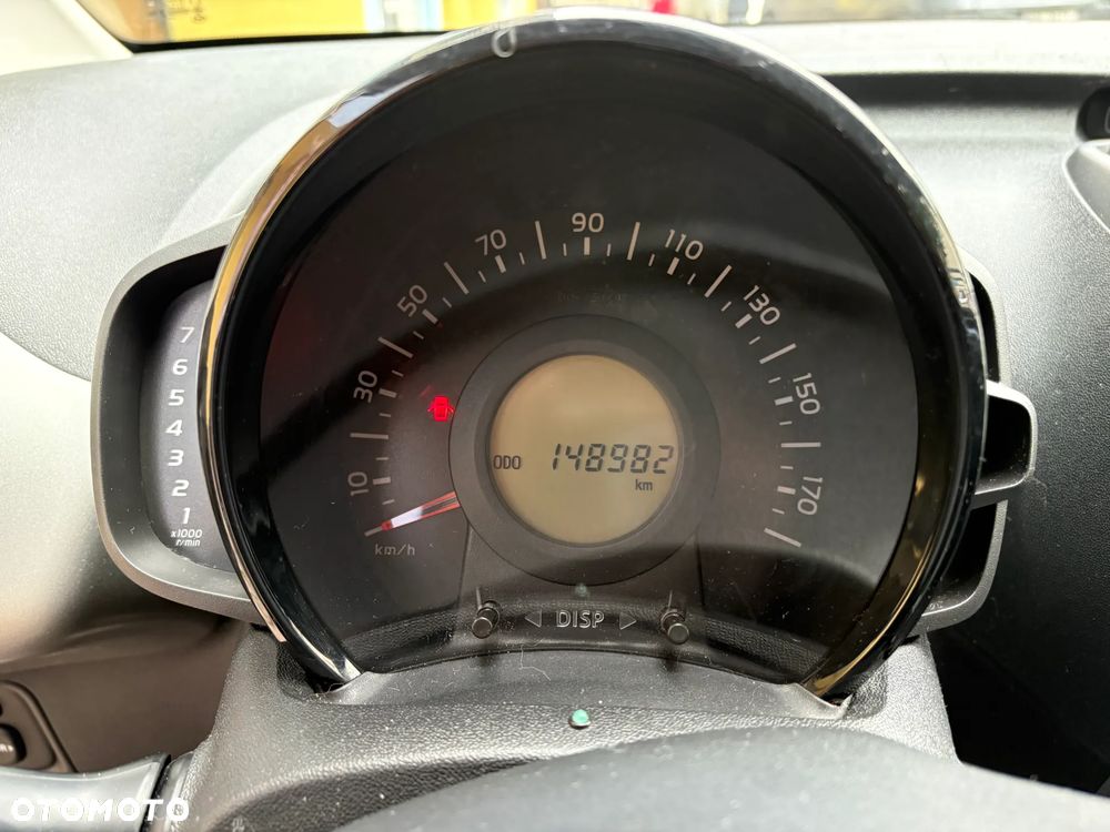 Toyota Aygo x-play - 9