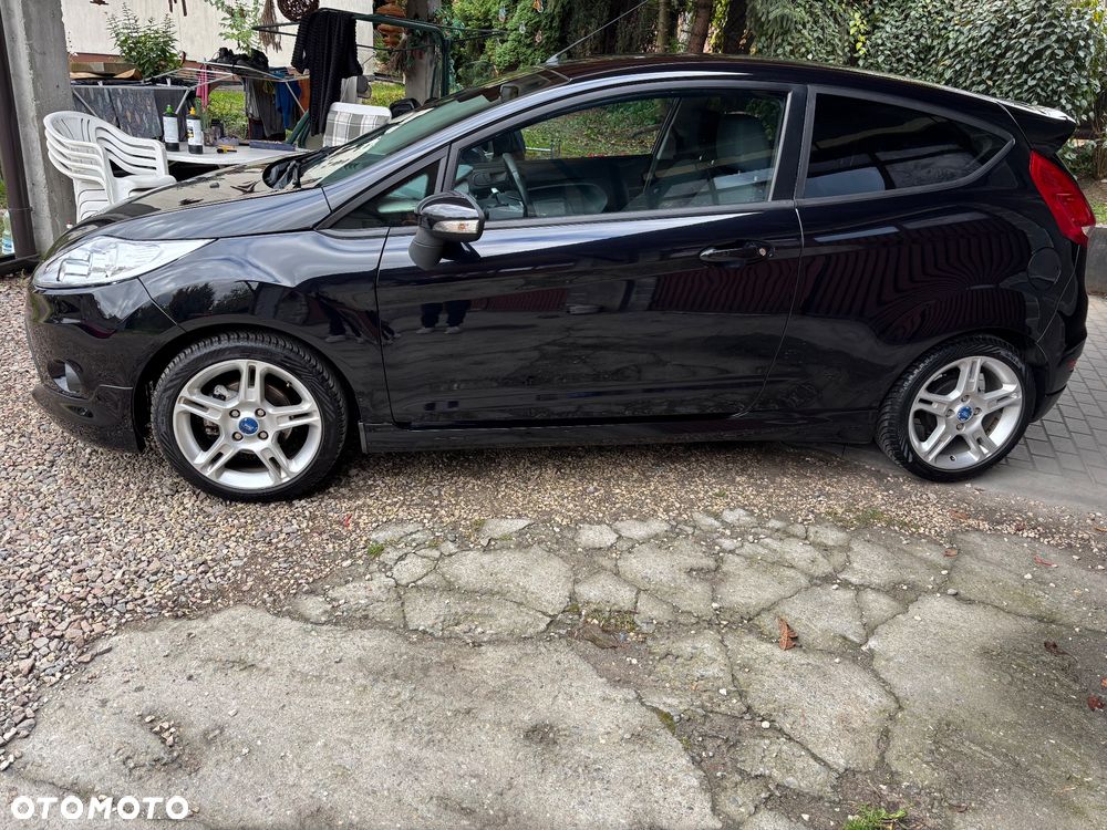 Ford Fiesta 2010 photo 3